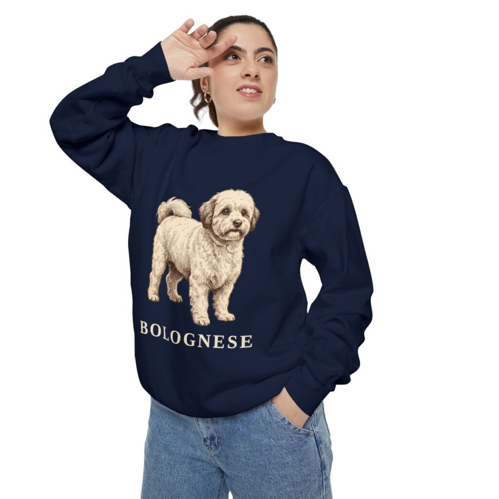 bolognese-sweatshirt-true-navy-person-2-context Bolognese Sweatshirt, True Navy, person 2 context