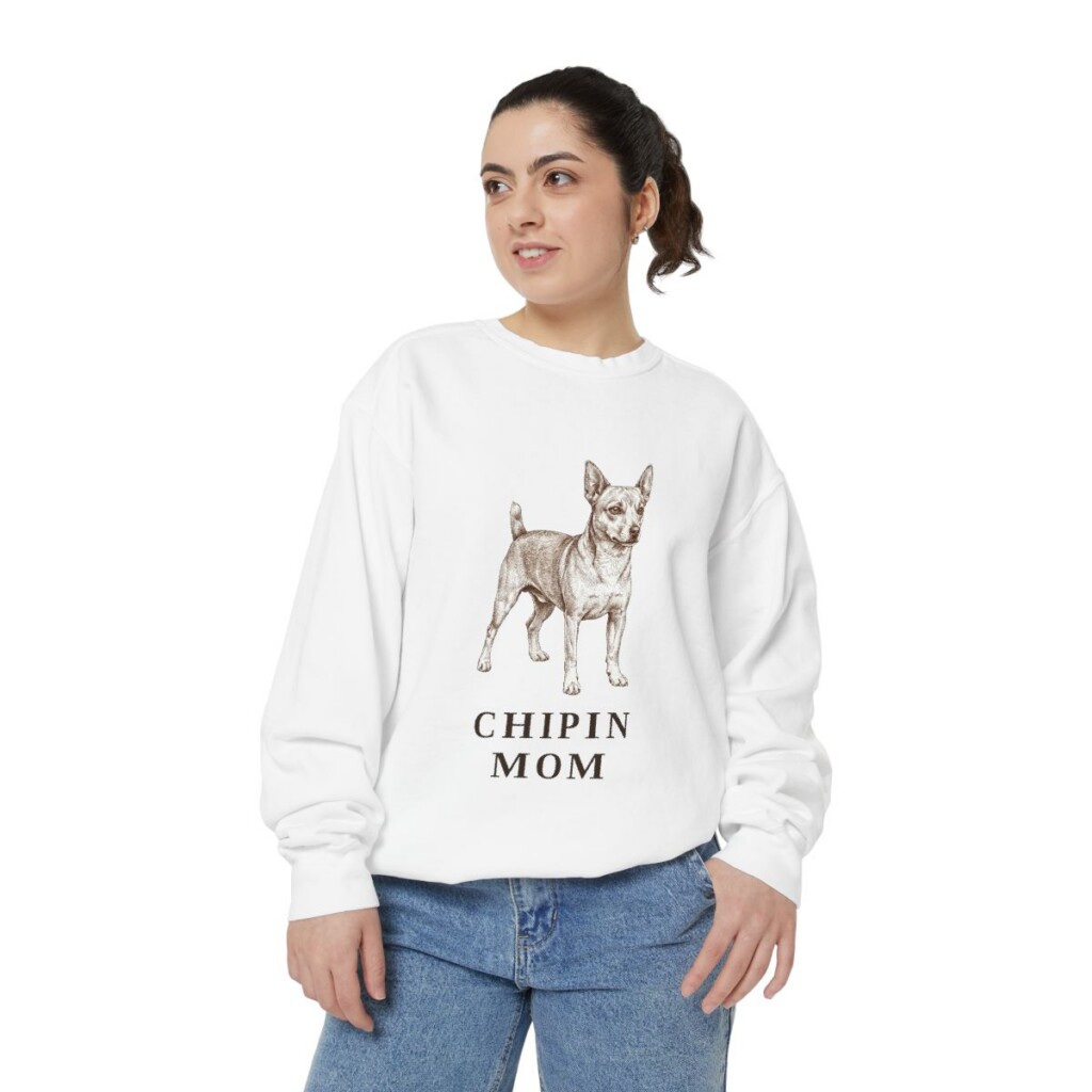 Chipin Mom Sweatshirt, White, person 2 front