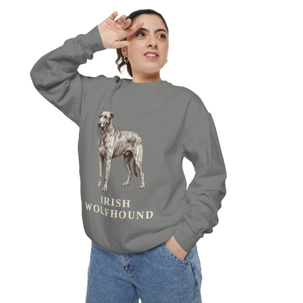 irish-wolfhound-sweatshirt-grey-person-2-context Irish Wolfhound Sweatshirt, Grey, person 2 context