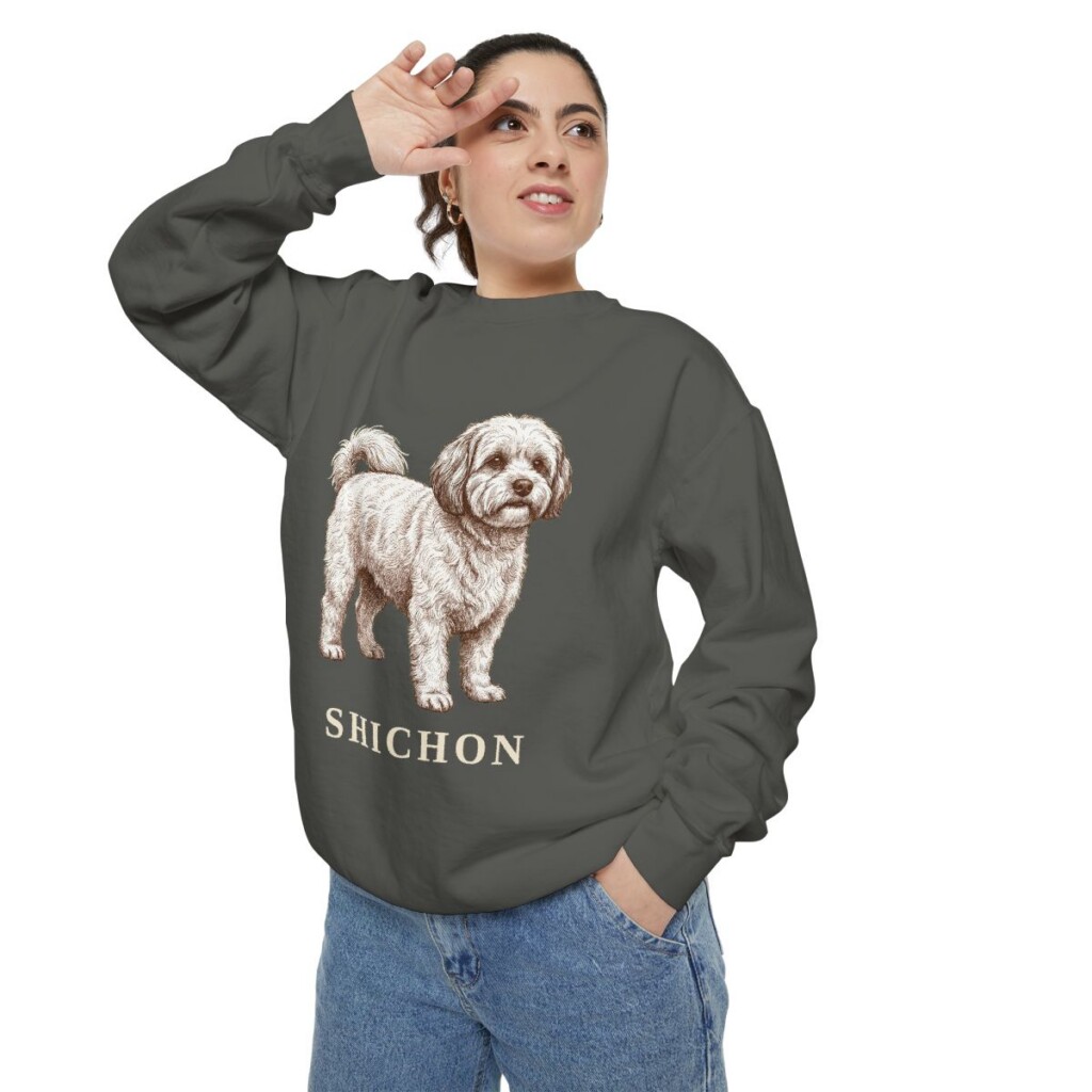 Shichon Sweatshirt, Pepper, person 2 context